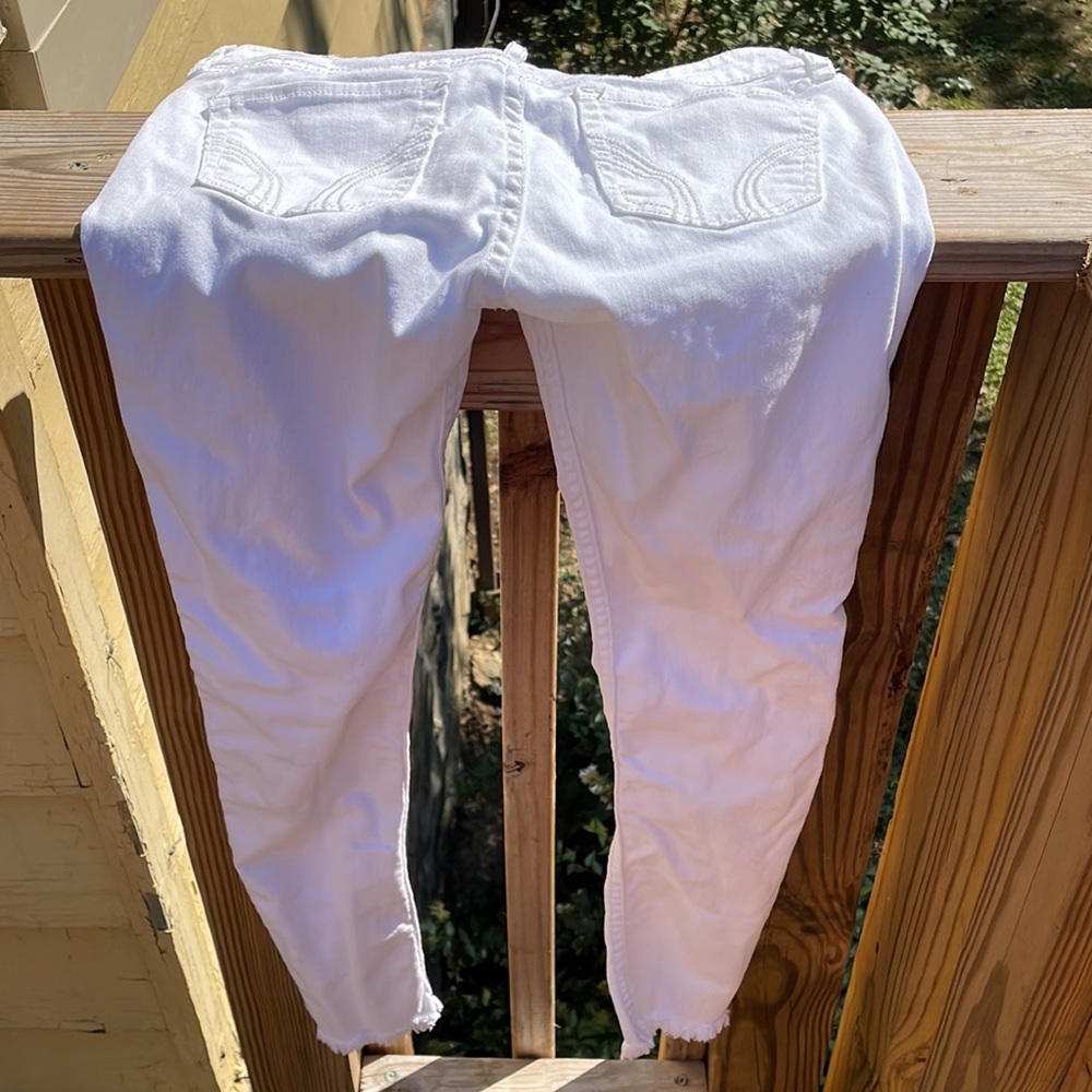 🤍- Hollister Super Skinny White Jeans 🤍 - Picture 5 of 6